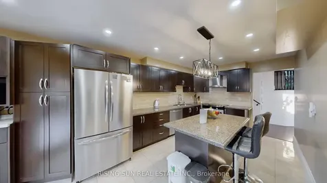 20 Bramoak Crescent Brampton ON L7A 1T7