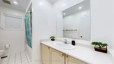 20 Bramoak Crescent Brampton ON L7A 1T7