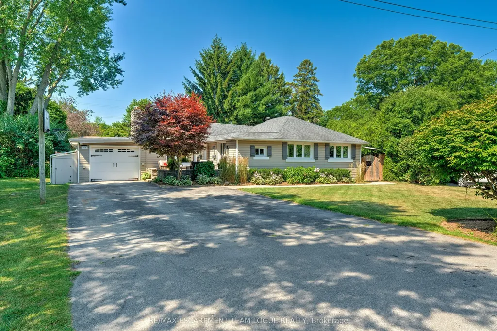 258 Gardenview Drive Burlington ON L7T 1K4
