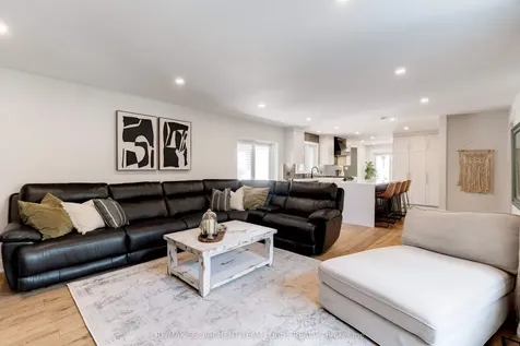 258 Gardenview Drive Burlington ON L7T 1K4