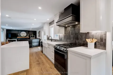 258 Gardenview Drive Burlington ON L7T 1K4