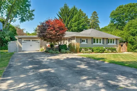 258 Gardenview Drive Burlington ON L7T 1K4