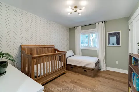 258 Gardenview Drive Burlington ON L7T 1K4