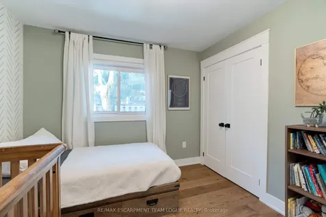 258 Gardenview Drive Burlington ON L7T 1K4