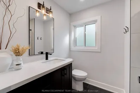 258 Gardenview Drive Burlington ON L7T 1K4