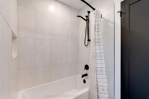 258 Gardenview Drive Burlington ON L7T 1K4