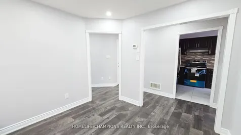 15 Redfinch Way N Brampton ON L7A 2B2