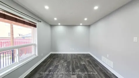 15 Redfinch Way N Brampton ON L7A 2B2