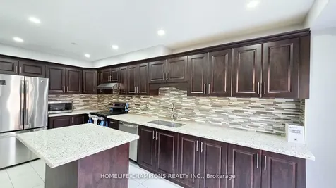 15 Redfinch Way N Brampton ON L7A 2B2