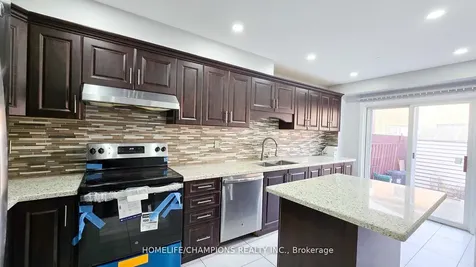 15 Redfinch Way N Brampton ON L7A 2B2