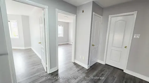 15 Redfinch Way N Brampton ON L7A 2B2