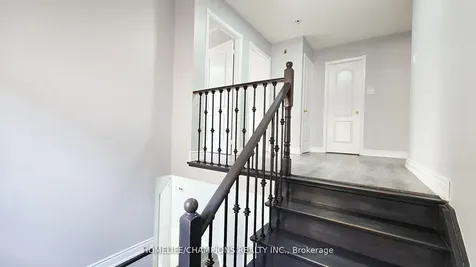 15 Redfinch Way N Brampton ON L7A 2B2