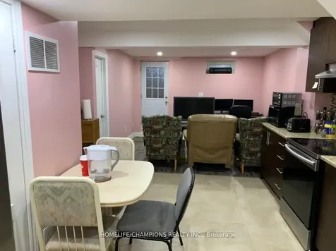 15 Redfinch Way N Brampton ON L7A 2B2