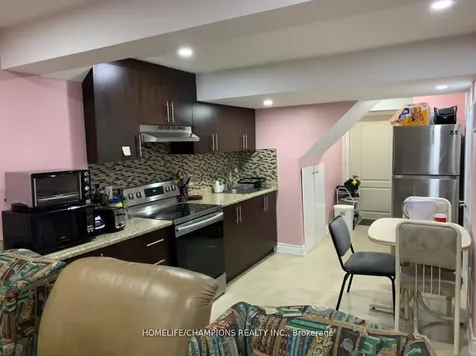 15 Redfinch Way N Brampton ON L7A 2B2