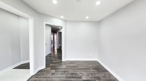 15 Redfinch Way N Brampton ON L7A 2B2