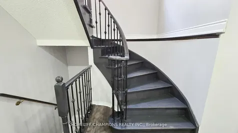 15 Redfinch Way N Brampton ON L7A 2B2