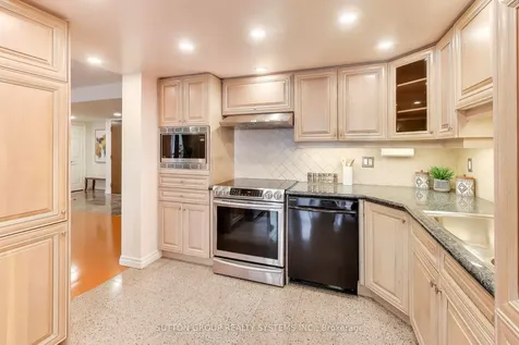 45 Kingsbridge Garden Circle N Mississauga ON L5R 3K4