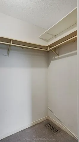 41 Stalbridge Avenue Brampton ON L6Y 4H1