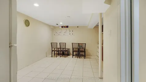 41 Stalbridge Avenue Brampton ON L6Y 4H1