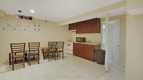 41 Stalbridge Avenue Brampton ON L6Y 4H1