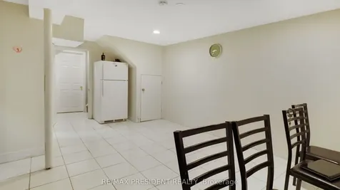 41 Stalbridge Avenue Brampton ON L6Y 4H1