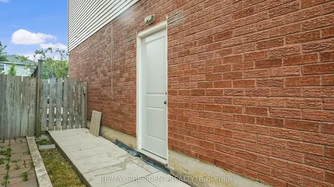 41 Stalbridge Avenue Brampton ON L6Y 4H1