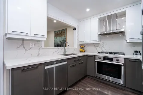 11 Hoover Road Brampton ON L7A 4L2