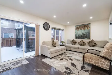 11 Hoover Road Brampton ON L7A 4L2