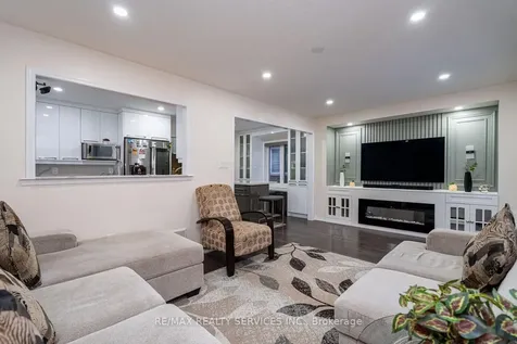 11 Hoover Road Brampton ON L7A 4L2