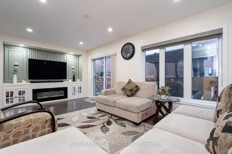 11 Hoover Road Brampton ON L7A 4L2