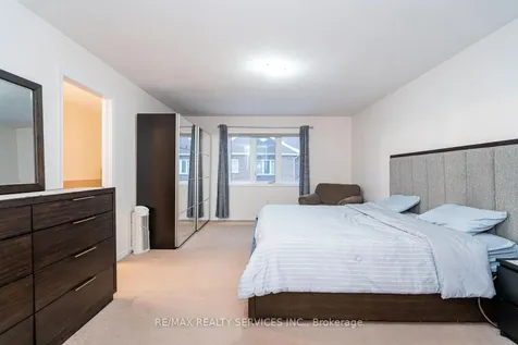 11 Hoover Road Brampton ON L7A 4L2