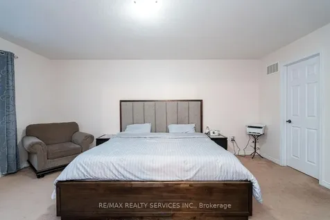 11 Hoover Road Brampton ON L7A 4L2