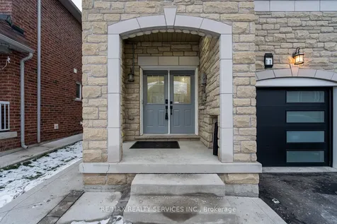 11 Hoover Road Brampton ON L7A 4L2