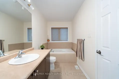 11 Hoover Road Brampton ON L7A 4L2