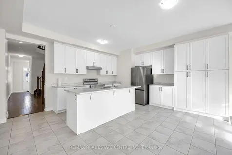 11 Donald Ficht Crescent Brampton ON L7A 5H8