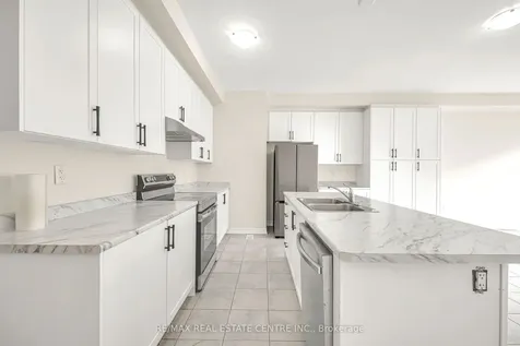 11 Donald Ficht Crescent Brampton ON L7A 5H8