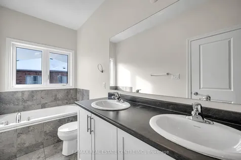 11 Donald Ficht Crescent Brampton ON L7A 5H8