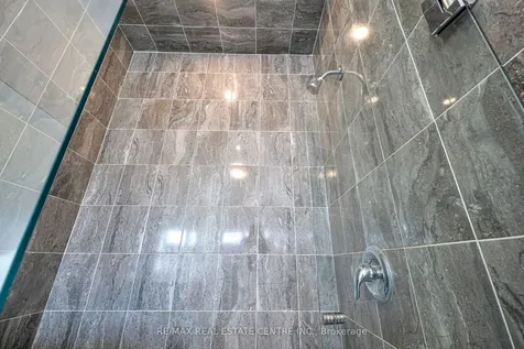 11 Donald Ficht Crescent Brampton ON L7A 5H8