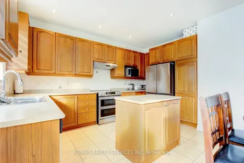 38 Cape Dorset Crescent Brampton ON L6R 3L2