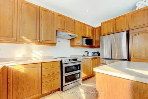 38 Cape Dorset Crescent Brampton ON L6R 3L2