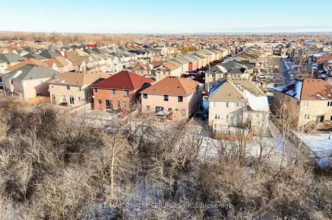 38 Cape Dorset Crescent Brampton ON L6R 3L2