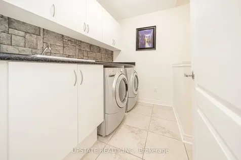 10 Agincourt Circle Brampton ON L6X 2M4