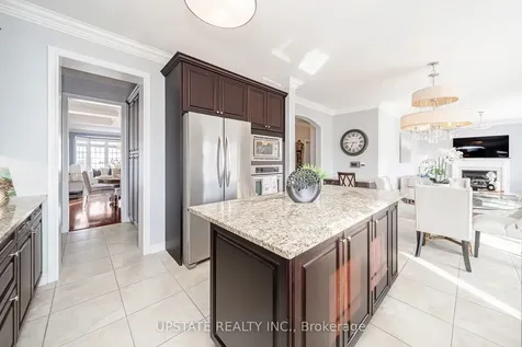 10 Agincourt Circle Brampton ON L6X 2M4