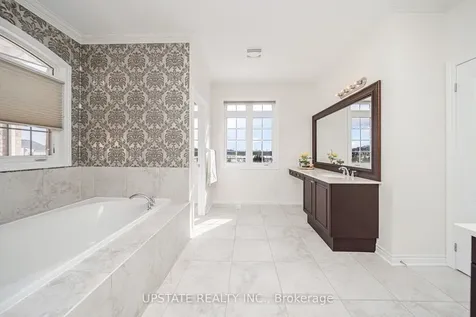 10 Agincourt Circle Brampton ON L6X 2M4