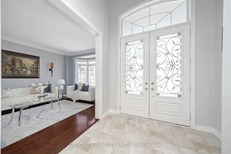 10 Agincourt Circle Brampton ON L6X 2M4