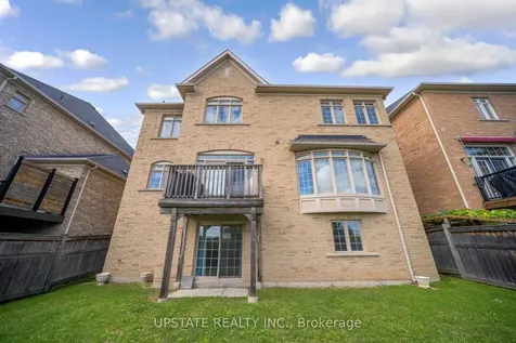 10 Agincourt Circle Brampton ON L6X 2M4