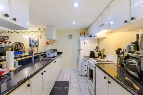 41 Jay Street Brampton ON L6Z 3V6