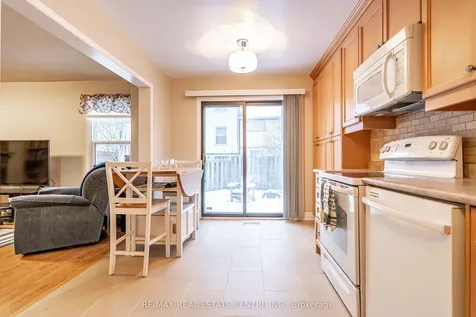 40 Cranmore Court Brampton ON L6Z 2Z8