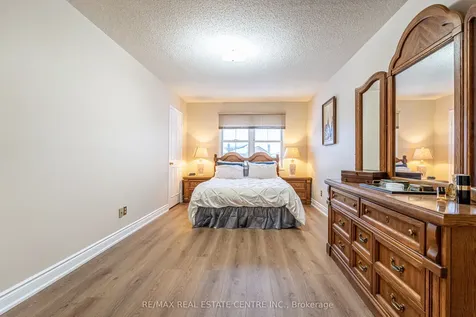 40 Cranmore Court Brampton ON L6Z 2Z8