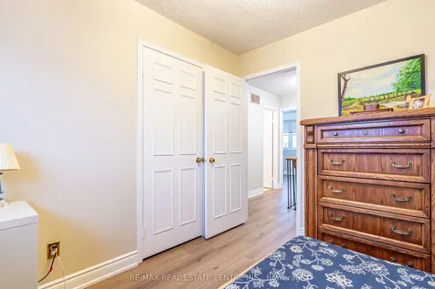 40 Cranmore Court Brampton ON L6Z 2Z8